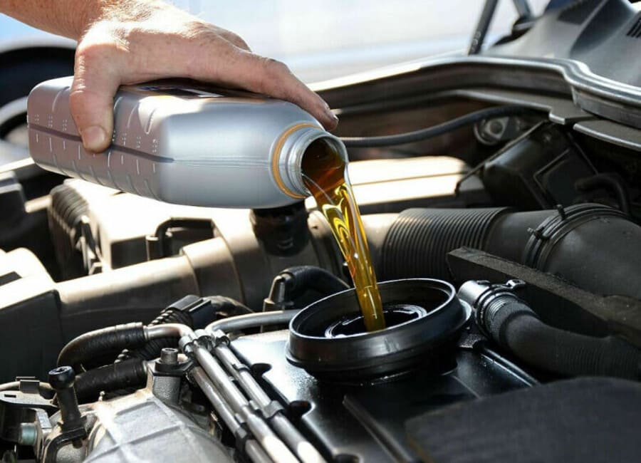 Почему современные двигатели «едят» масло: конструктивные причины